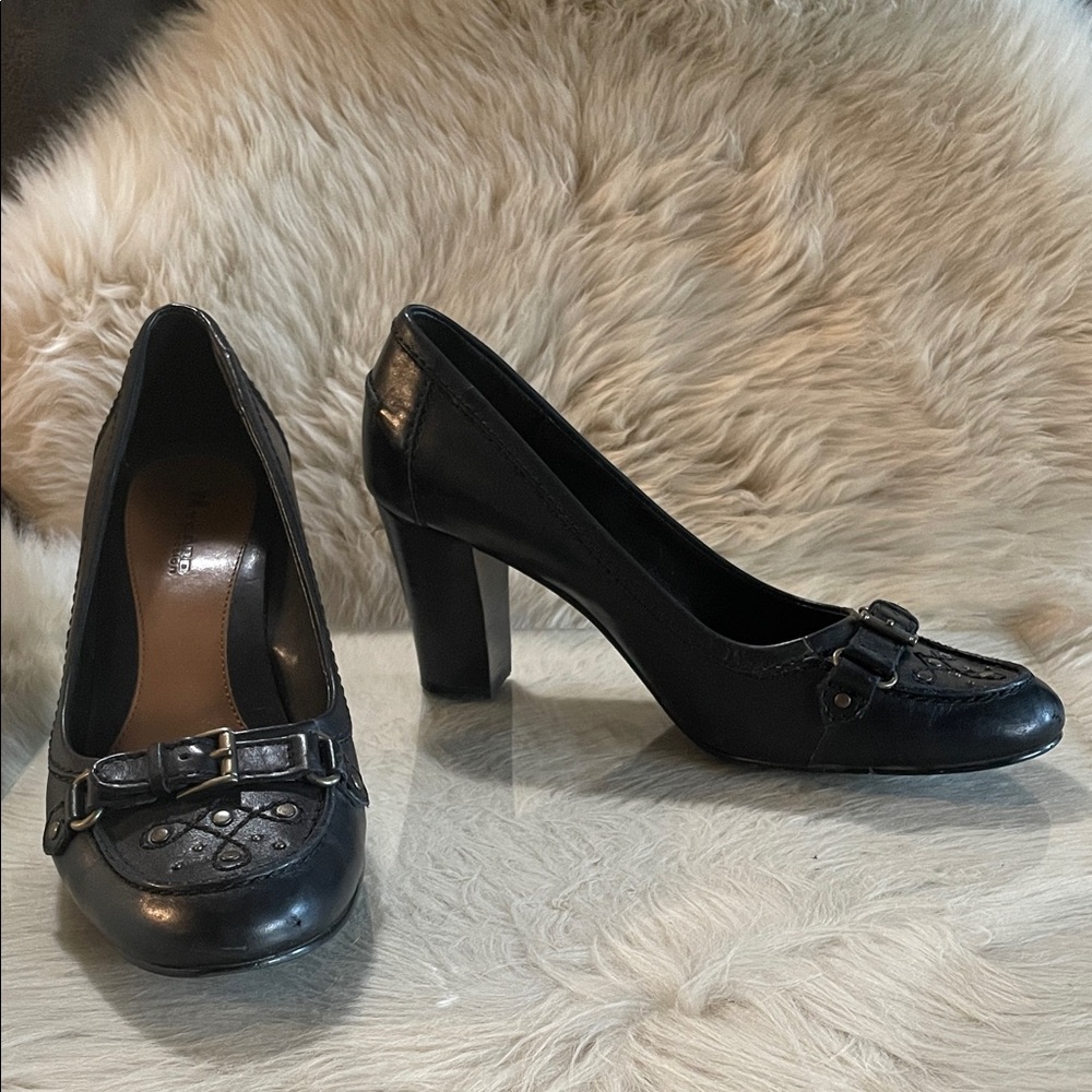 Chic Black Leather Buckled Heels